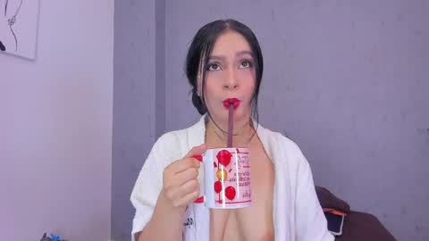 tiffany_mendez online show from April 1, 12:06 pm