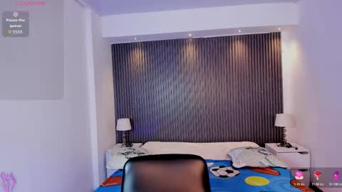 tiffanyhoustton online show from March 25, 12:00 pm