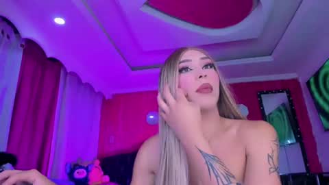 tiffanymackensyy69 online show from June 28, 11:22 pm