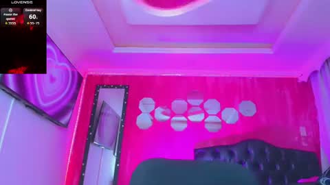 tiffanymackensyy69 online show from July 17, 11:42 pm