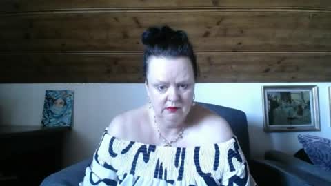 TiffanyMature online show from May 26, 9:38 am