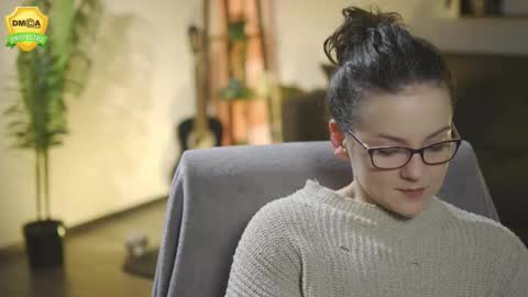 tiffanyriox online show from February 5, 12:48 am