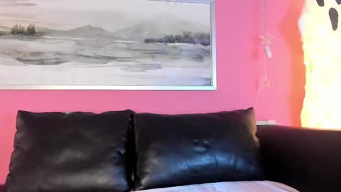Snapshot of tiffanysuarez_ chatting on October 9, 8:51 pm Stefany Suarez online show from October 9, 8:51 pm