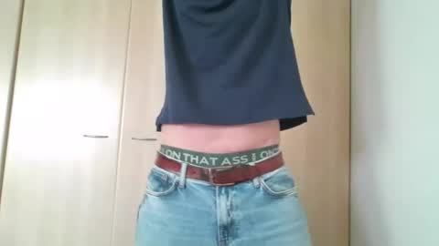 tigerjow941808 online show from December 19, 12:45 pm