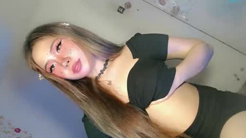 Snapshot of tight_elliana chatting on April 28, 2:27 am tight_elliana online show from April 28, 2:27 am