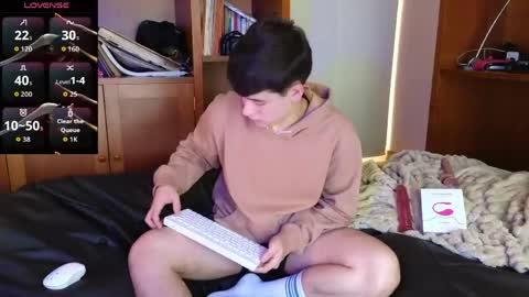 Snapshot of tightncuteass chatting on May 7, 4:23 pm Camilo online show from May 7, 4:23 pm