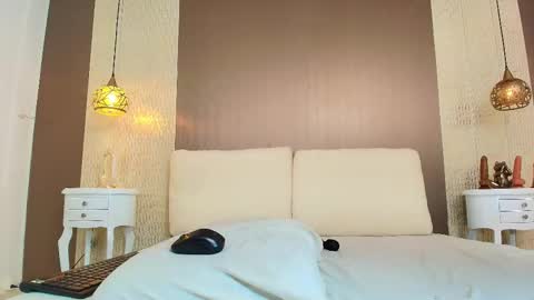 Snapshot of tiifany_baker chatting on November 25, 7:58 pm T I F F A N Y online show from November 25, 7:58 pm