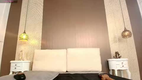 Snapshot of tiifany_baker chatting on December 5, 8:16 pm T I F F A N Y online show from December 5, 8:16 pm