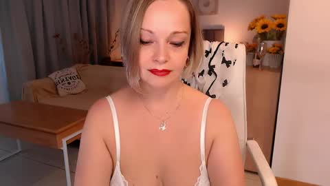 Snapshot of tilly_eliot chatting on April 25, 8:28 pm Tilly online show from April 25, 8:28 pm