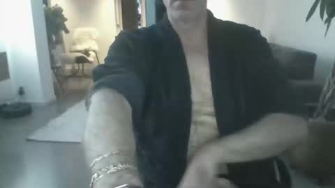 Snapshot of times20 chatting on October 21, 5:41 am times20 online show from October 21, 5:41 am