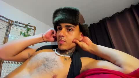 Snapshot of timewith_sebas chatting on March 12, 1:25 am salem online show from March 12, 1:25 am