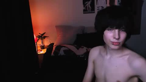 Snapshot of timi_moon chatting on December 18, 5:41 pm timi_moon online show from December 18, 5:41 pm