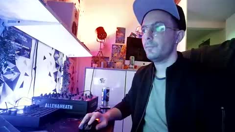 Snapshot of timsfeet chatting on January 4, 4:54 pm m0rty Kitty online show from January 4, 4:54 pm