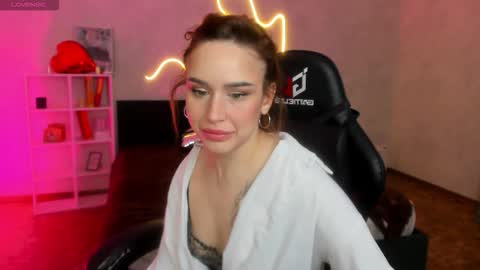 Snapshot of tina_xx_tina chatting on February 20, 2:19 am Kristina online show from February 20, 2:19 am