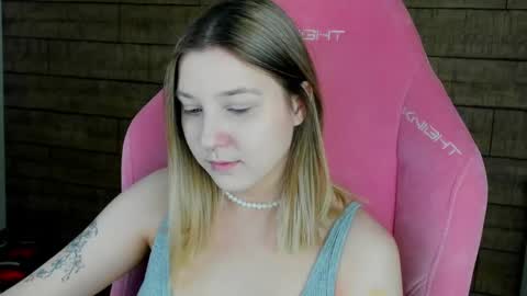 TinaBurton online show from April 15, 4:14 pm