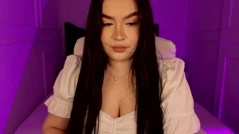 hi im curvy babyface girlie Tina online show from March 24, 10:42 am