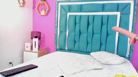 Snapshot of tinajones20 chatting on December 27, 10:48 pm Tina online show from December 27, 10:48 pm