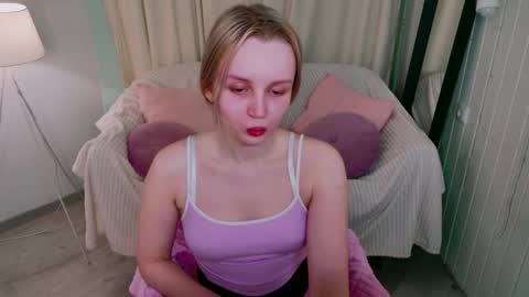 tinasiner online show from April 13, 4:34 pm