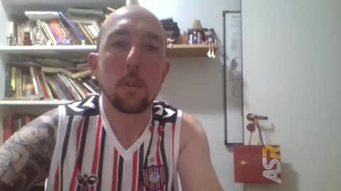 Snapshot of tinchox42 chatting on October 11, 6:45 am tinchox42 online show from October 11, 6:45 am