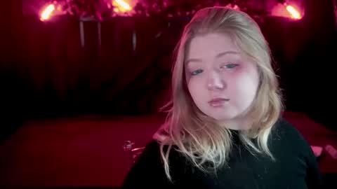 TinkerrBelll online show from January 6, 8:01 pm