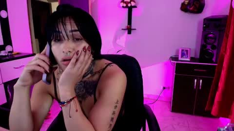 I AM BELLA  ----------- follow my  IG  TINNS 69 online show from January 24, 2:49 am