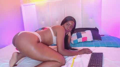 Snapshot of tinnataylor chatting on October 14, 7:58 pm Tina online show from October 14, 7:58 pm