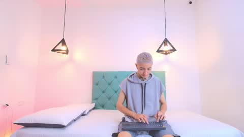 Snapshot of tinny_and_candy chatting on February 20, 1:08 pm TINNY AND CANDY online show from February 20, 1:08 pm