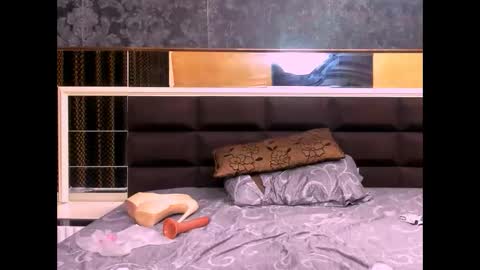 Snapshot of tinnymillie chatting on November 9, 7:17 am Millie online show from November 9, 7:17 am