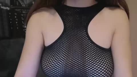 Snapshot of tiny_bb chatting on January 12, 1:11 am Lily online show from January 12, 1:11 am