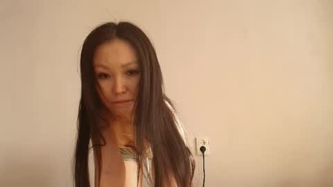 Lia online show from May 1, 3:33 am