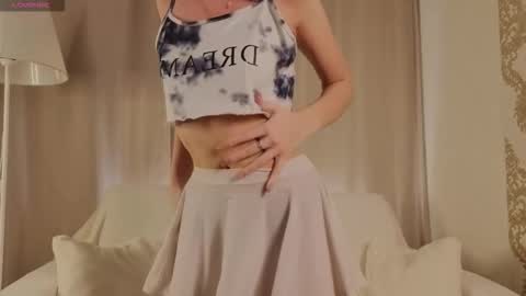 Lily online show from February 4, 9:31 pm