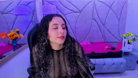 Snapshot of tiny_love_ chatting on January 16, 4:05 am tiny online show from January 16, 4:05 am