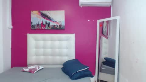 tiny_whore18 online show from January 9, 6:16 am