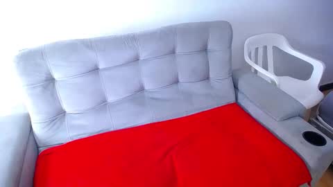 tiny_whore18 online show from March 3, 5:35 am