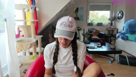 Tiny online show from October 5, 9:18 am