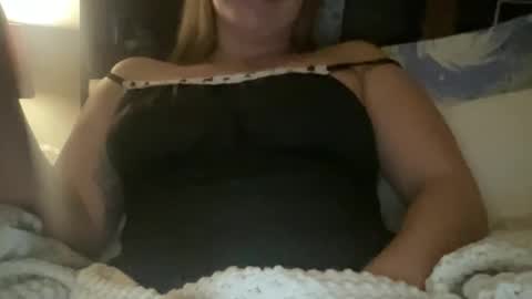 Snapshot of tinydancer1824 chatting on November 9, 8:01 am Tiny Dancer online show from November 9, 8:01 am