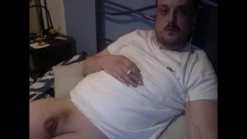 Snapshot of tinydicklad19 chatting on February 9, 1:35 pm tinydicklad19 online show from February 9, 1:35 pm