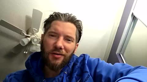 tinyguynicecock online show from April 18, 9:35 am