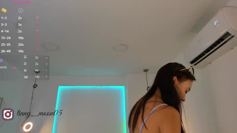 Snapshot of tinymoon_ chatting on January 30, 11:11 am Luna online show from January 30, 11:11 am