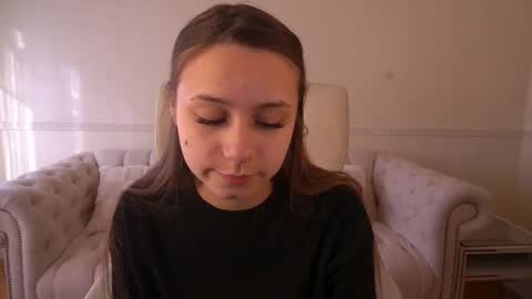 tinynataliee online show from January 19, 8:40 am