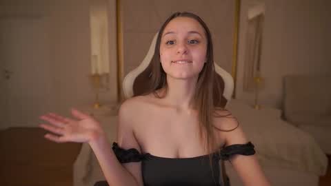 tinynataliee online show from February 26, 4:33 am