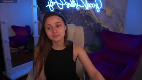 tinynataliee online show from June 30, 8:21 pm