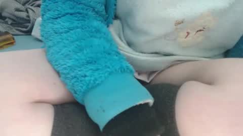 Snapshot of tinyslut66 chatting on December 13, 7:53 pm tinyslut66 online show from December 13, 7:53 pm