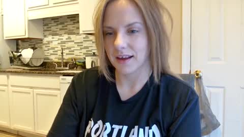 tinywithtiddies online show from December 19, 1:51 pm