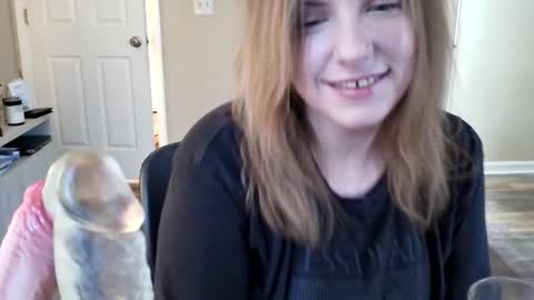 tinywithtiddies online show from April 8, 1:22 pm