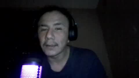 Snapshot of tinywolf0009 chatting on May 6, 10:31 am tinywolf0009 online show from May 6, 10:31 am