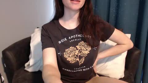 TinyyTina online show from January 14, 8:04 pm