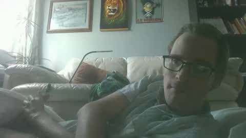 titlovercums online show from December 4, 5:21 pm