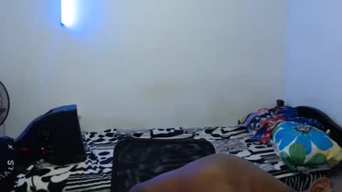 Snapshot of titoway07 chatting on October 26, 1:55 am titoway07 online show from October 26, 1:55 am