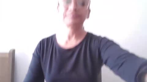 Ester online show from December 25, 2:13 pm